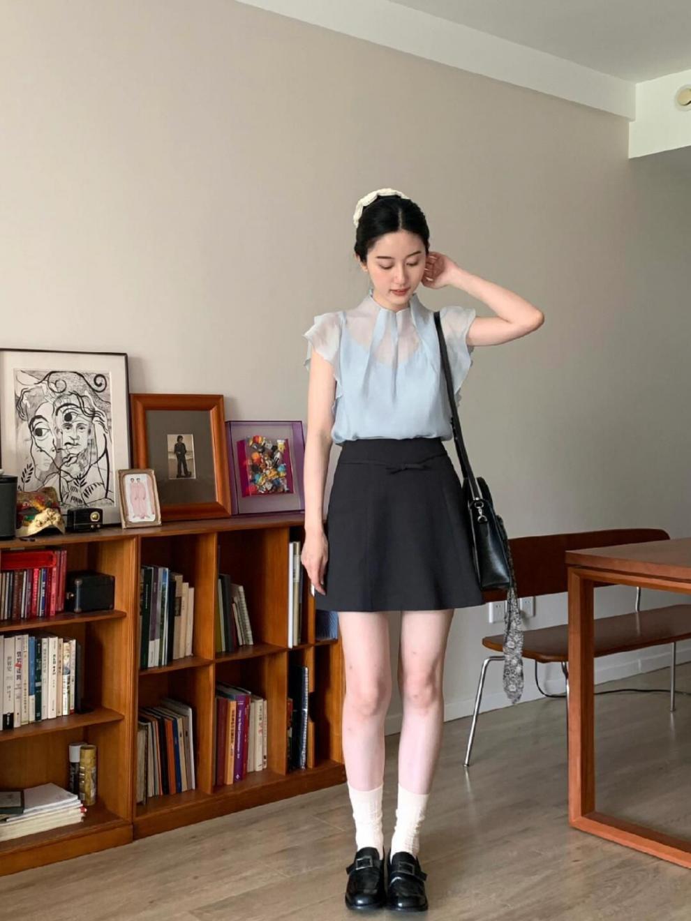 Áo voan nữ tay bay xếp diềm cổ điển Pháp — Váy ngắn nơ đen chi tiết 22