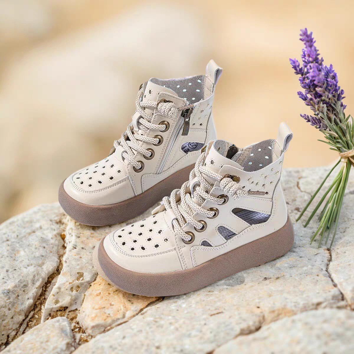 Girls' Hollow Martin Boots 2024 New Spring/Summer Breathable Boots Boys' Clogs Children's Cool Short Boots Trendy