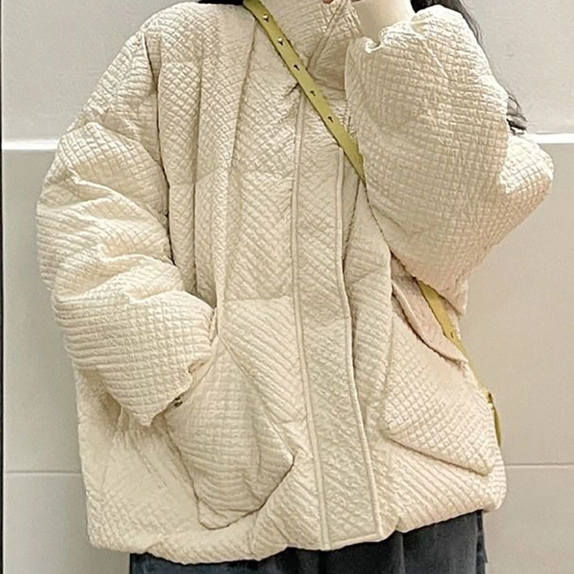 Extra-large women's cotton-padded jacket weighing 2 to 300 pounds, loose and versatile winter coat, thick bread jacket, cotton-padded jacket