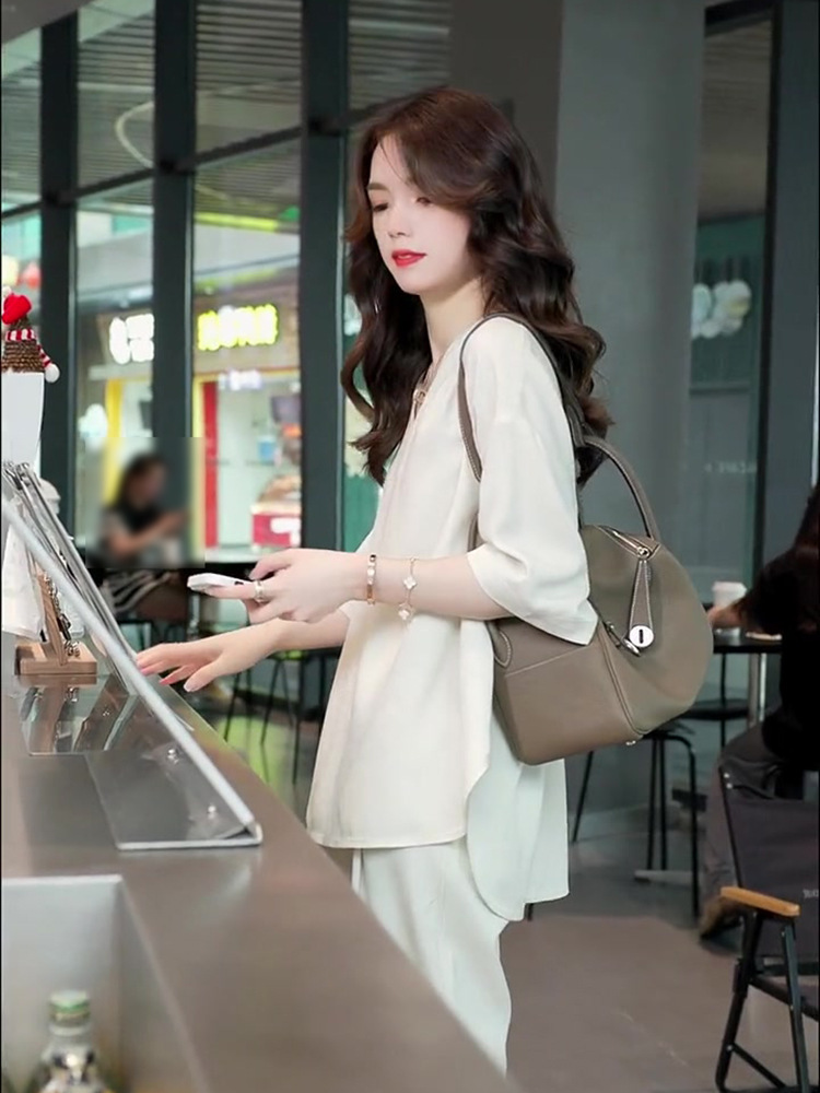 Bộ đồ công sở nữ hai mảnh mùa hè phong cách lạnh lùng cao cấp — Màu trắng be chi tiết 5