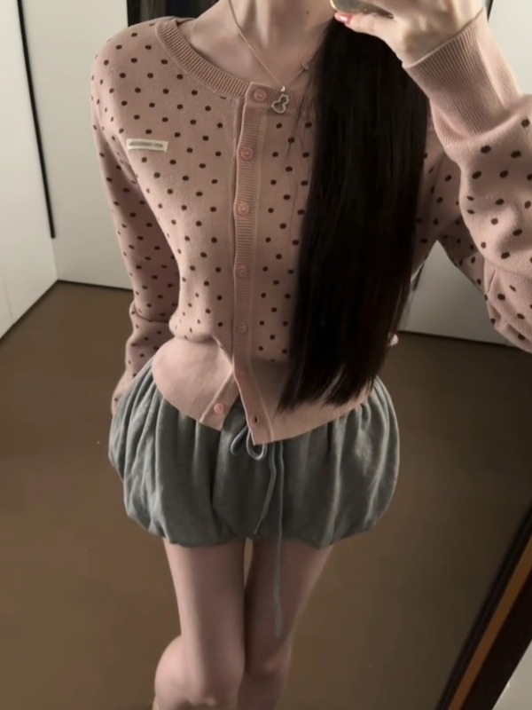 2025巨美韩系波点斜肩针织开衫女秋季温柔风设计感小个子短款上衣|undefined