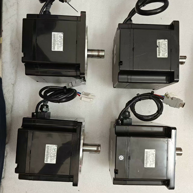 全新原装YASKAWA安川  SGMPS-15ACA61-E  伺服驱动器电机欢迎询价