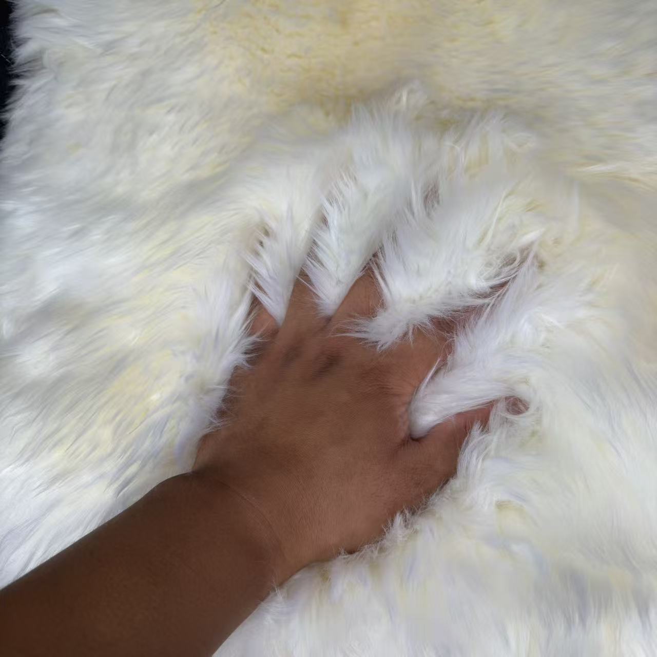 Sheepskin wool integrated car seat cushion, winter thickened real wool three-piece set, long wool warm car fur seat cushion