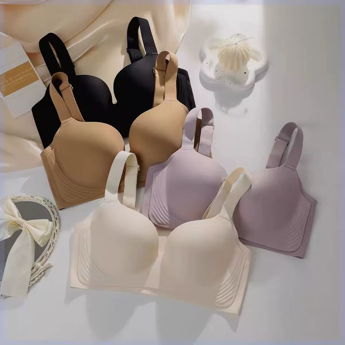 Большой размер гладкий без следов желе полоски нижнего белья женщины собираются, чтобы предотвратить провисание