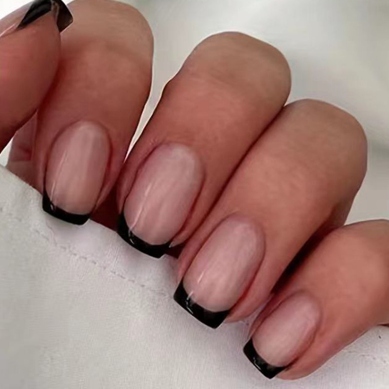 24 Pieces Short Square French Black Edge Handmade Wearable Armor Removable Full Coverage Wearable Manicure Fake Nail Pieces