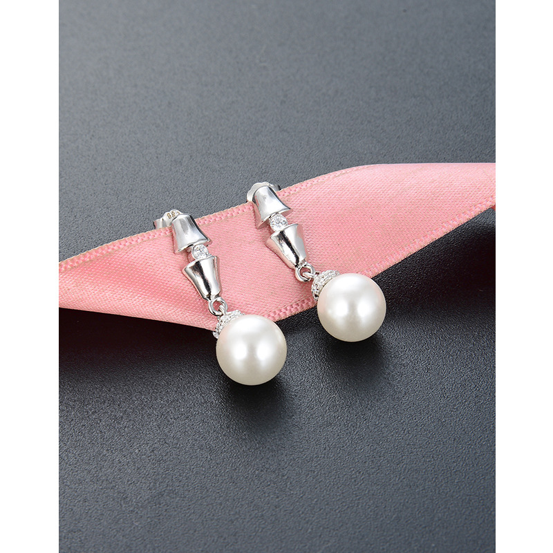 S925 plata esterlina pendientes de perlas artificiales nicho femenino alto sentido pendientes 2024 nueva moda temperamento pendientes