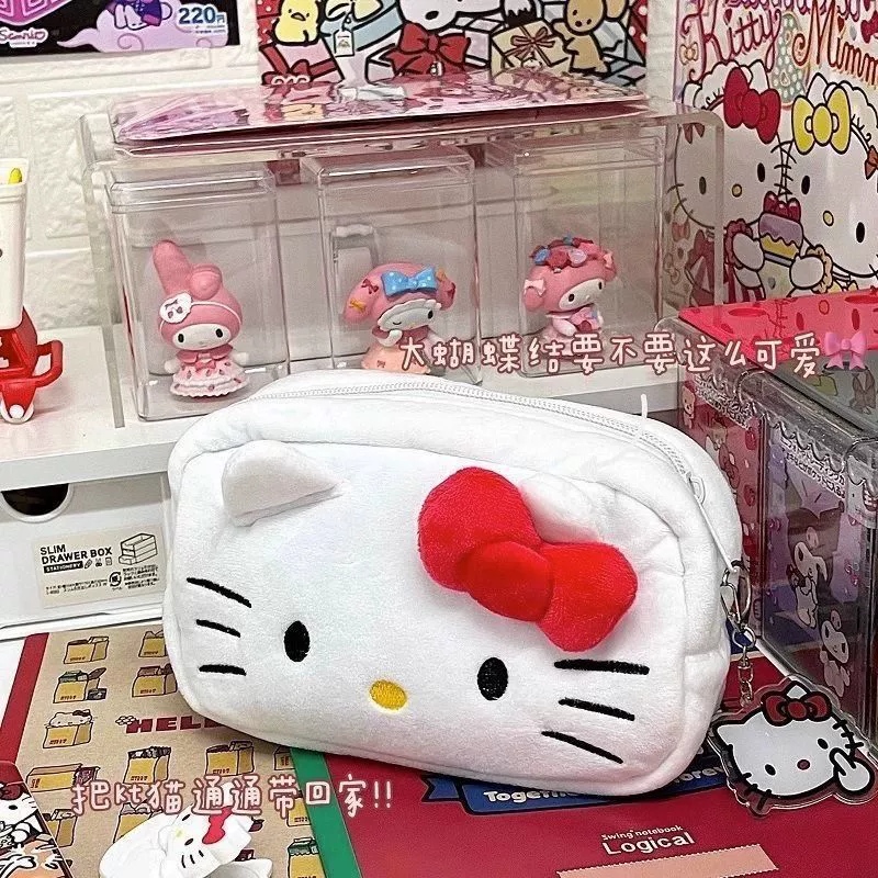 Плюшевой пенал с рисунком Hello Kitty — вместительный плюшевый канцелярский пенал для начальных классов, 0.06 кг