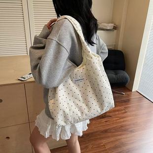 ���e�ٴ�Ӻ񷫲���Ů�߼���С�����ذ��W���h�ϰ���������μ��