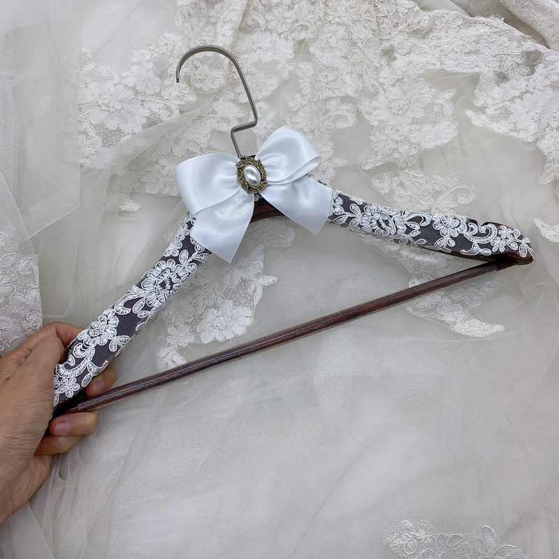 Vestido de boda de novia vestido de novia percha de madera maciza percha de boda percha de boda china retro percha de boda occidental