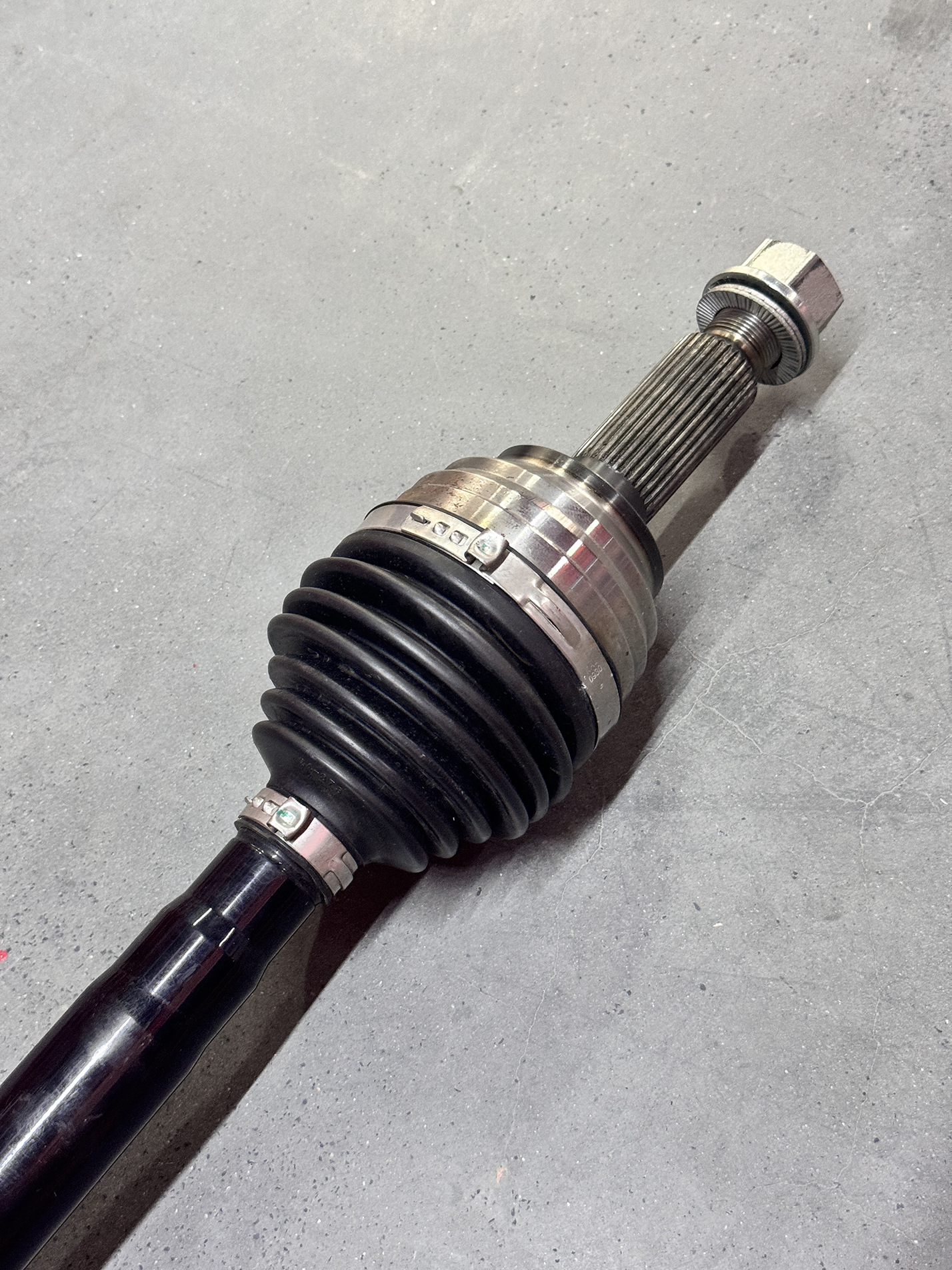 Direct shipment from warehouse: Tesla Model S/X rear wheel half-axle assembly L/R 1007719-00-C, supports mixed shipment