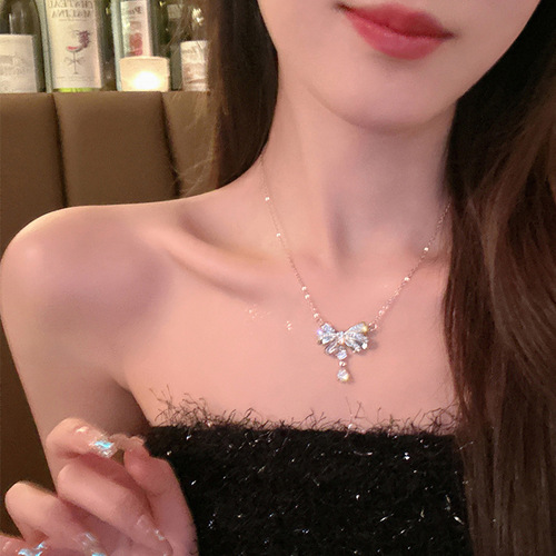 Elf weeps ~ Diamond bow necklace for women, light luxury niche fashion temperament water drop pendant design clavicle chain