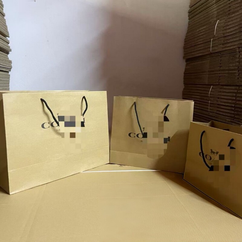 European and American Counter Gift Bag C0Ach Coach Yellow Kraft Paper Handbag Paper Bag C Family Airplane Box Ready for Sale