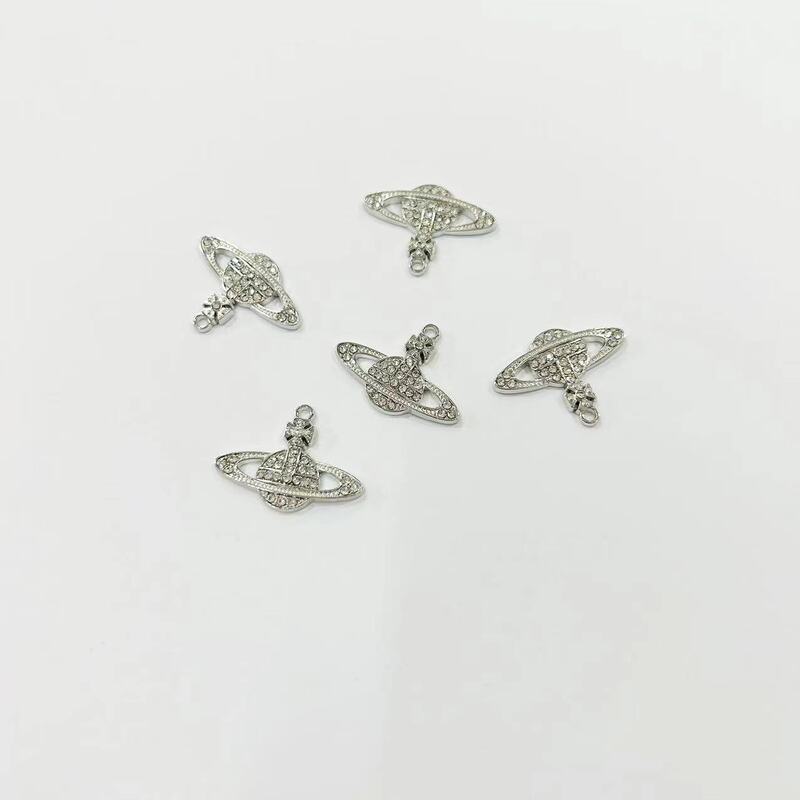 European and American Queen Mother Saturn Pendant Accessories Fashionable Light Luxury Nana Classic Flat DIY Accessories Universe
