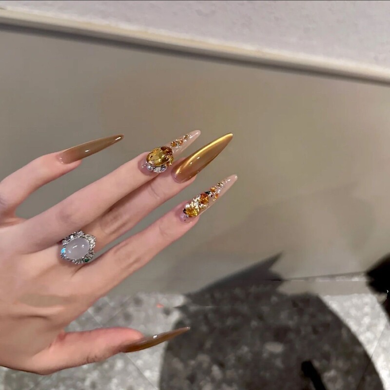 Purely Handmade Chinese Diamond Gentle Champagne Diamond Style Autumn and Winter Wearable Nail Art That Enhances Complexion, High-End Designer Design