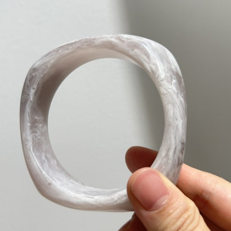 ヨーロッパとアメリカの大内径6.6cmバージョン、ブルーミング大理石模様の半透明マルチカラーブレスレット、特殊な形のワイドスクエアブレスレット、クロスボーダー|undefined