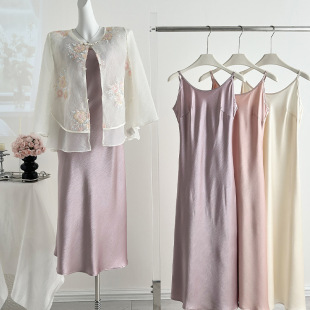 Good Quality Chinese Embroidery Spring and Summer Shirts for Women, Casual Shirts, Sun Protection Clothes, Light Jackets and Tops with Suspender Skirts