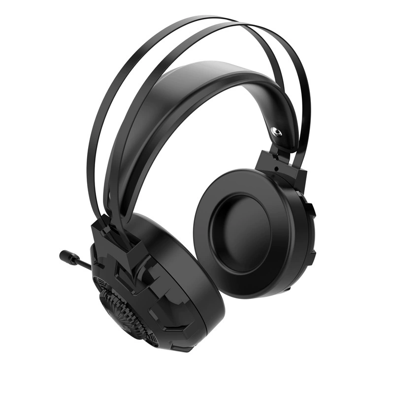Ноутбук, наушники, игровой микрофон