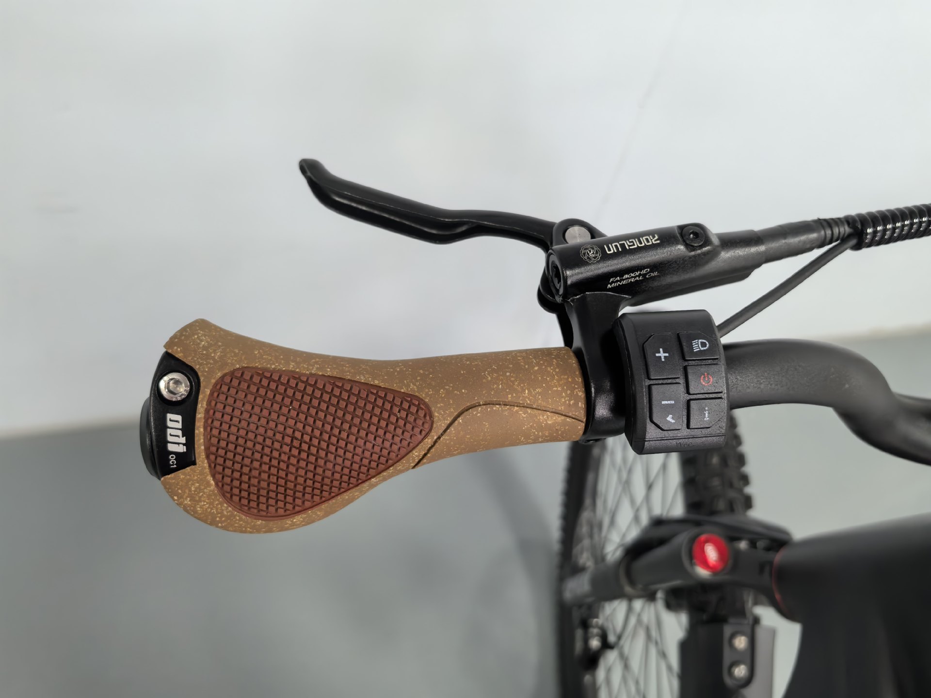 26 Wholesale Electric Mid-Mounted Bicycle Swordfish Double Shock Absorber