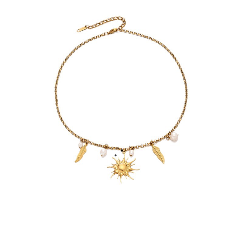 Collar de acero inoxidable TENA Europa y América lujo ligero nicho de moda accesorios versátiles colgante solar cadenas de clavículas ventas calientes transfronterizas