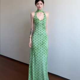 港风复古辣妹绝美绿色波点沙滩吊带无袖背心女特别漂亮挂脖连衣裙