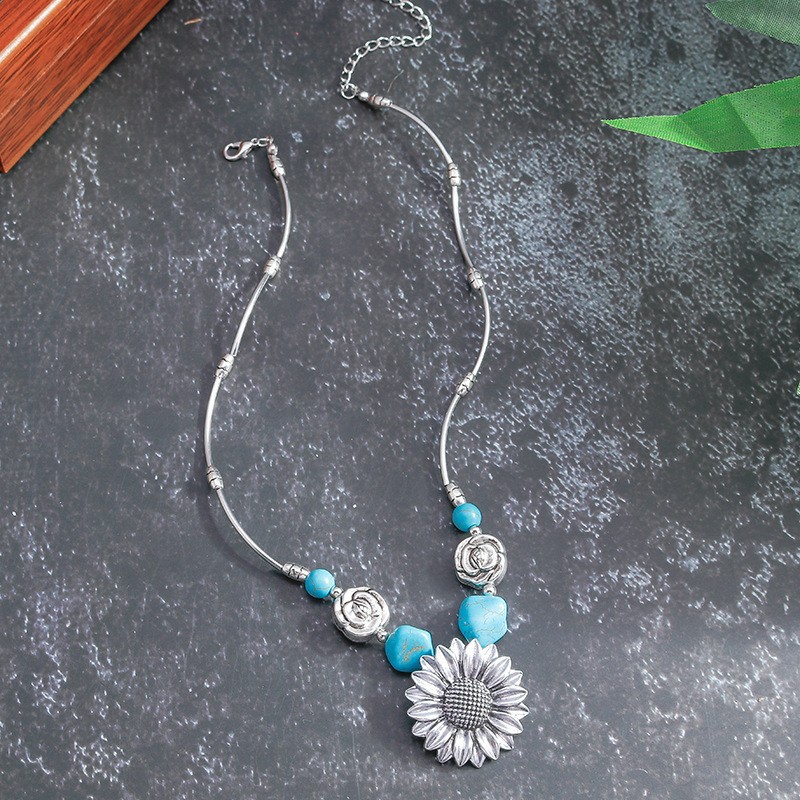 1 Piece Ethnic Style Round Heart Shape Flower Alloy Turquoise Plating Necklace display picture 4