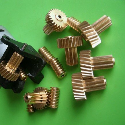 厂家直销0.6模玩具自能遥控家具减速器铜蜗杆蜗轮速比1:8微型最小