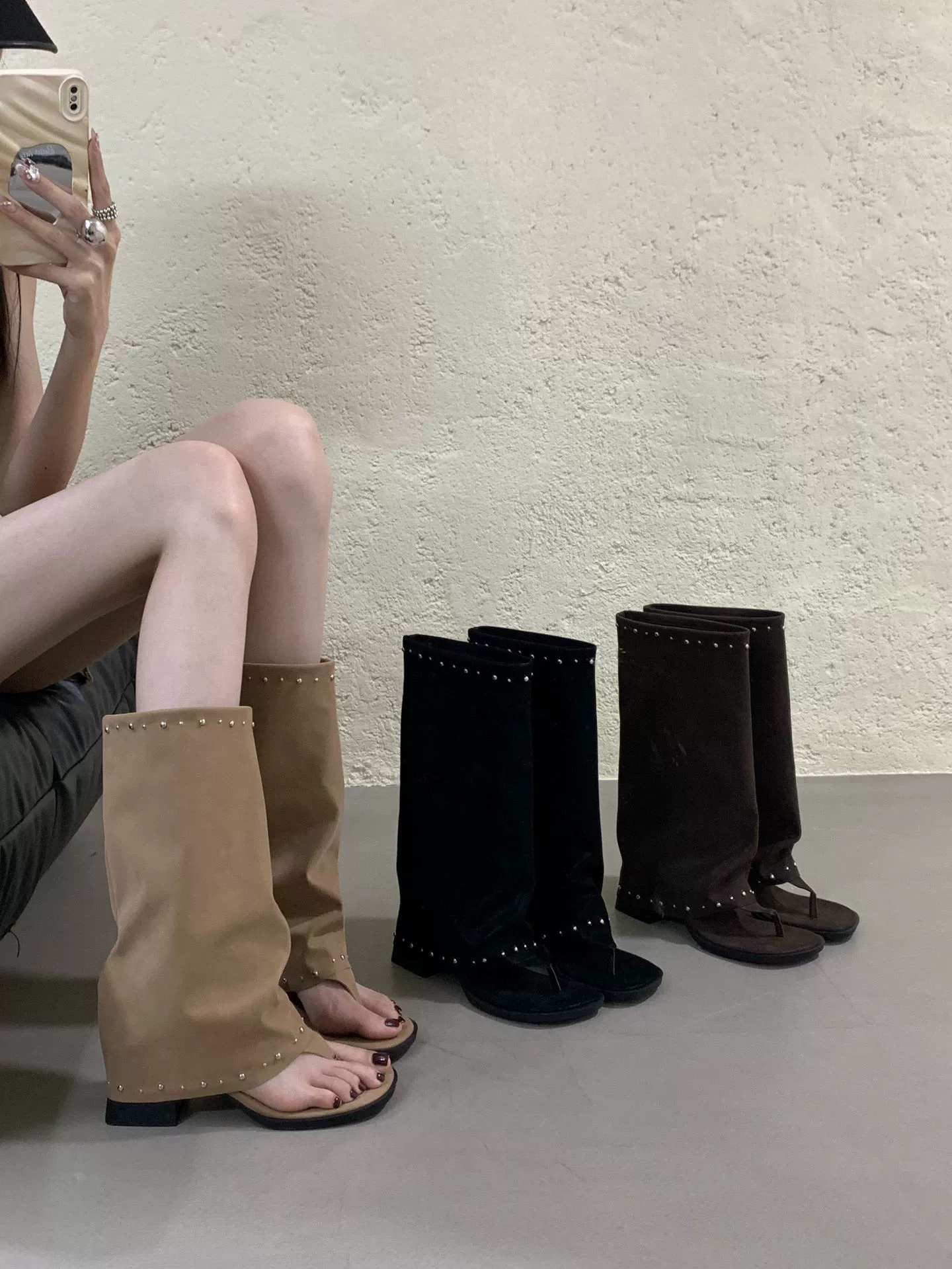 2025 новый стиль модные сандалии-шлепанцы с заклепками, богемный стиль ретро замшевые туфли на толстом каблуке и ботинки для женщин