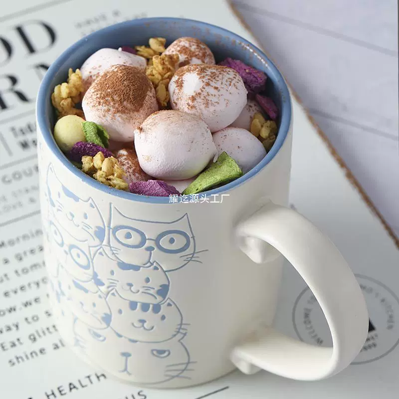 Ceramic mug hand-painted underglaze cat design, cute breakfast cup, microwave-safe
