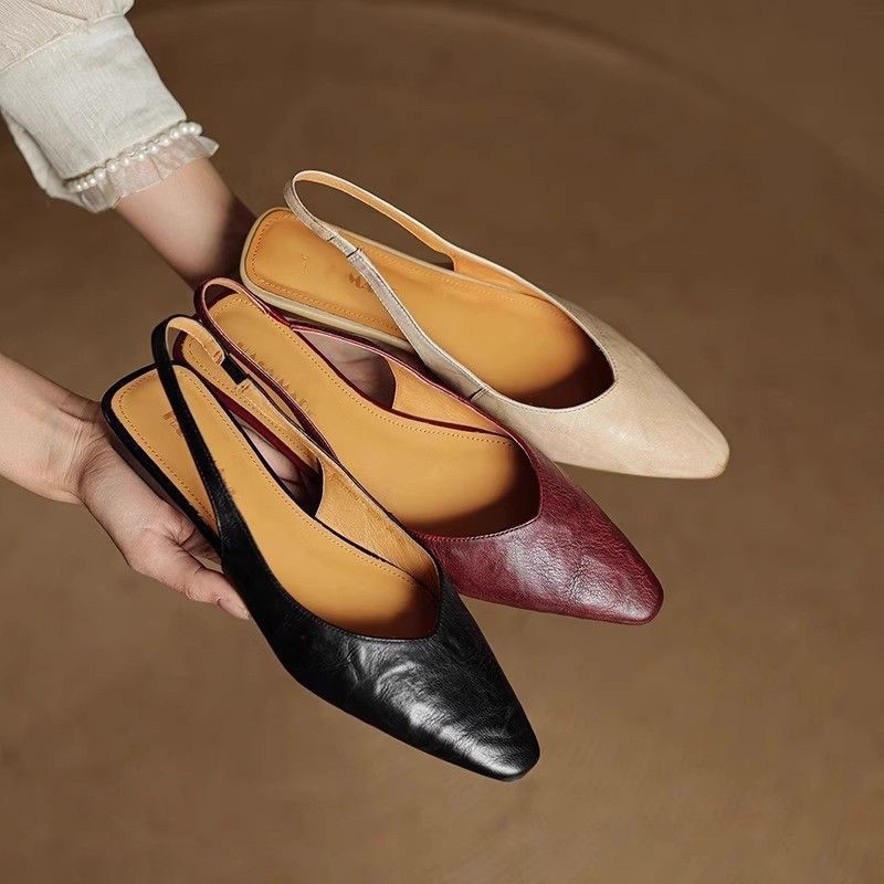 Temperamento francés punta de boca superficial plana sandalias de cuero suave para las mujeres de verano para usar zapatos de vacío único versátiles nuevas sandalias de moda