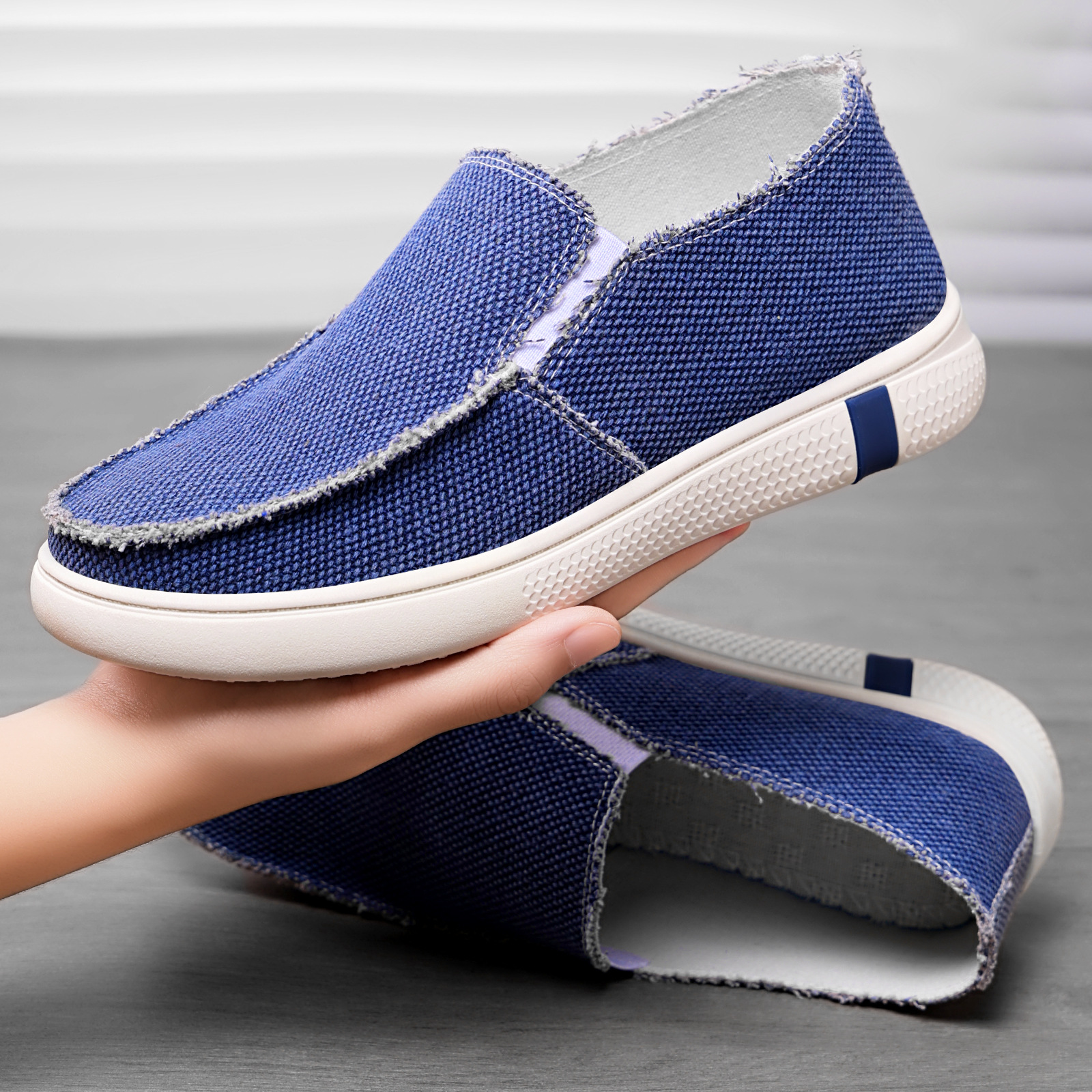 Zapatos de hombre de primavera zapatos de tela de tamaño grande zapatos de hombre zapatos ligeros con suela suave cómodos zapatos casuales superficiales zapatos de skate