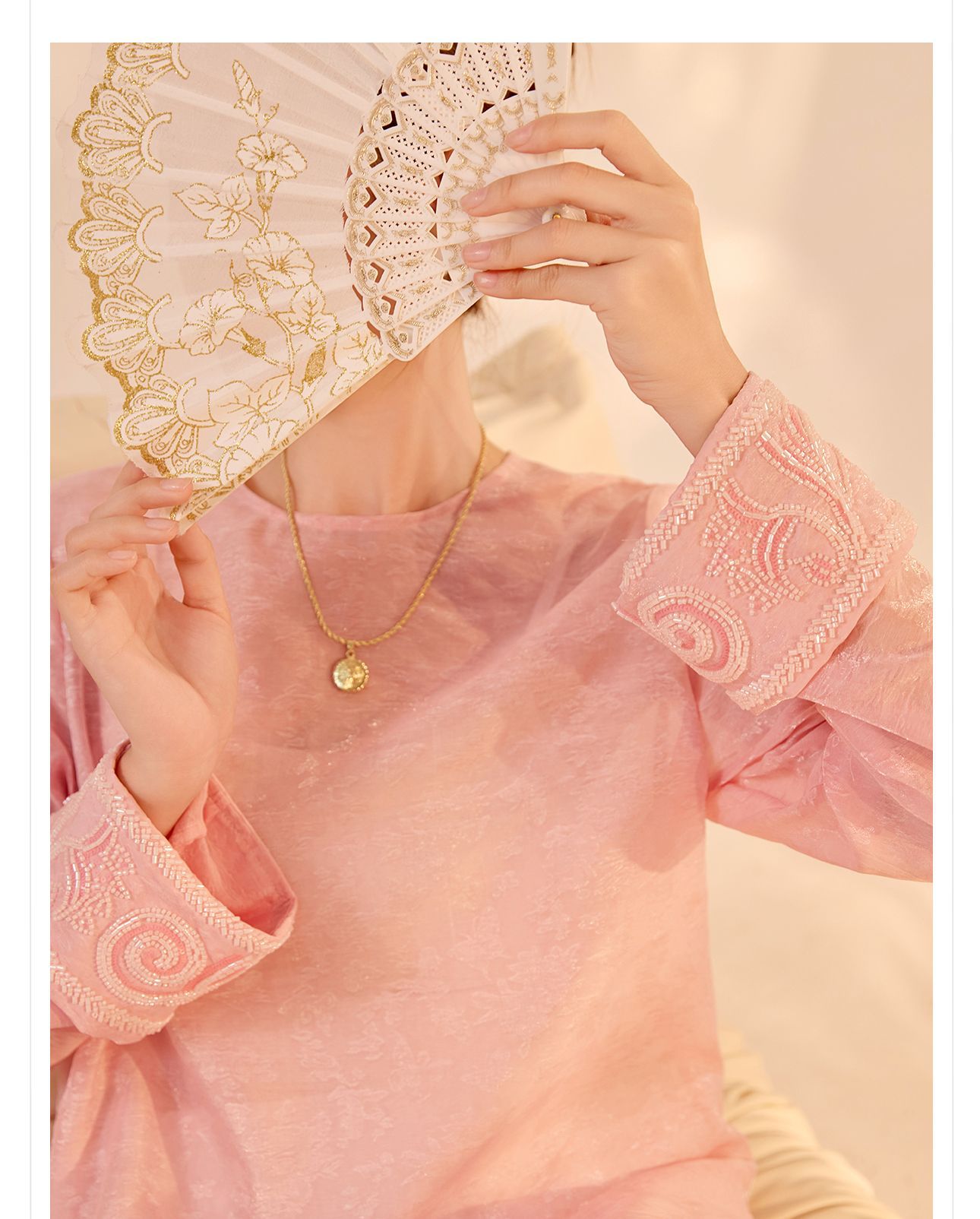 Áo sơ mi nữ dài tay phong cách Trung Hoa mới, đính cườm thêu tay, chất liệu rayon mỏng nhẹ N2071 — Màu hồng, Màu trắng be, Màu vàng nhạt chi tiết 18