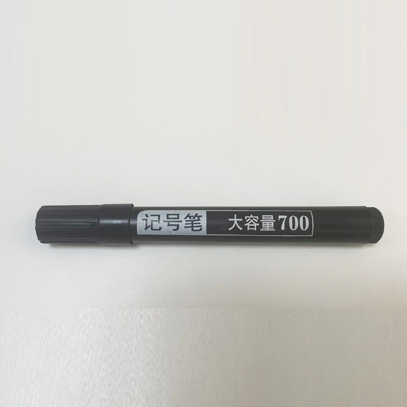 マーカー100本入りの黒い油性の大きいペンの太い頭の防水は色が落ちません。|undefined