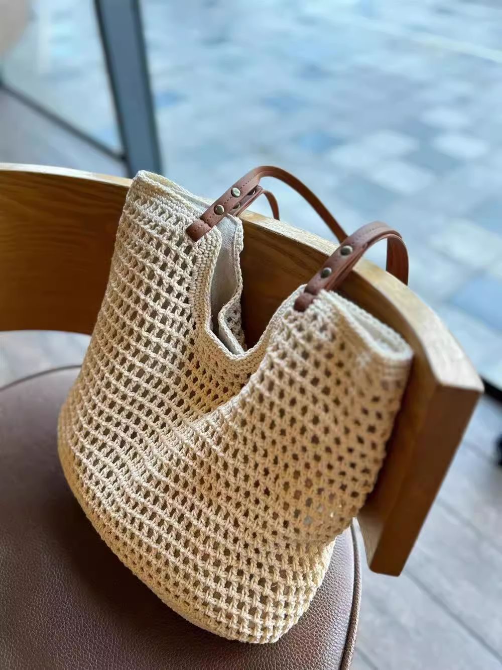 Bolso de gran capacidad tejido a mano del bosque literario, salida de primavera para mujer, bolso de paja hueco ligero, bolso de malla