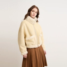 女式毛呢外套;女式皮衣;皮草