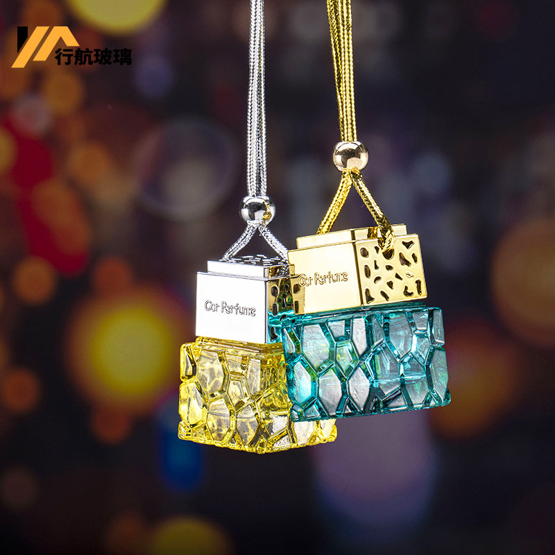 彩色车载香薰瓶挂绳款车内家居扩香挂件香水精油分装空瓶便携现货