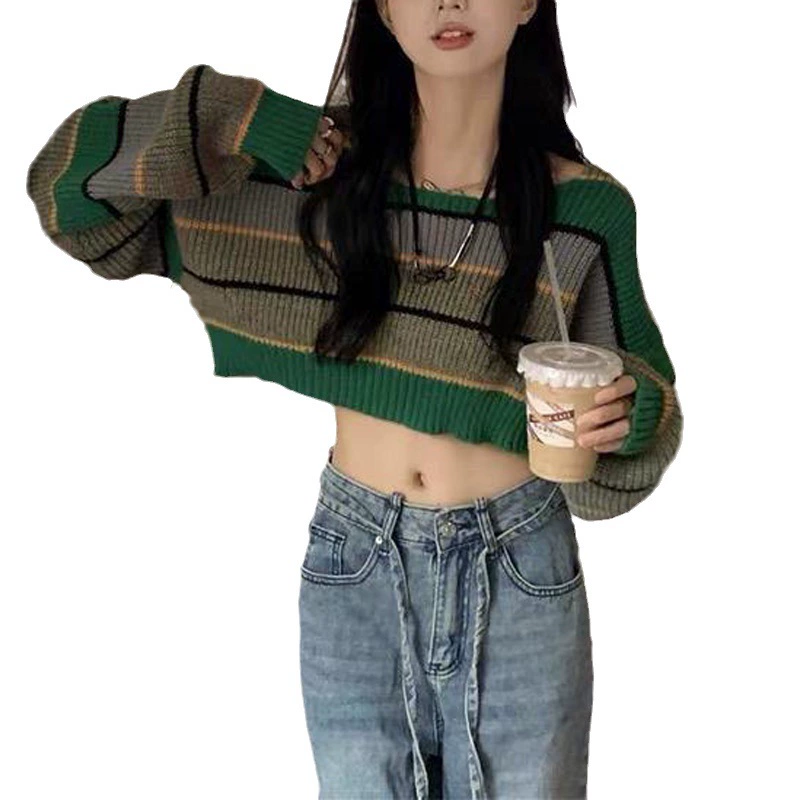 Retro green demi-season short sweater, loose fit