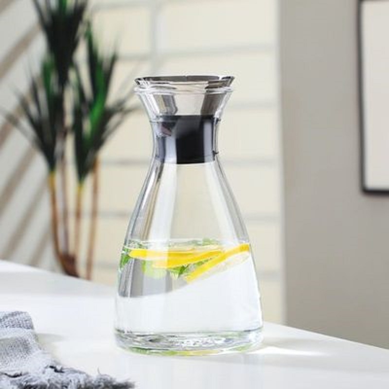 Los fabricantes suministran estilo danés SOLO botella de agua fría vidrio borosilicato resistente al calor botella de agua fría multi-Especificación