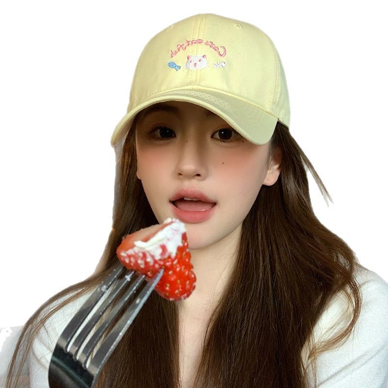 Japón lindo gatito bordado sombrero de béisbol mujer primavera 2025 nuevo estilo de cabeza grande cara pequeña sombrero de boca de pato universal