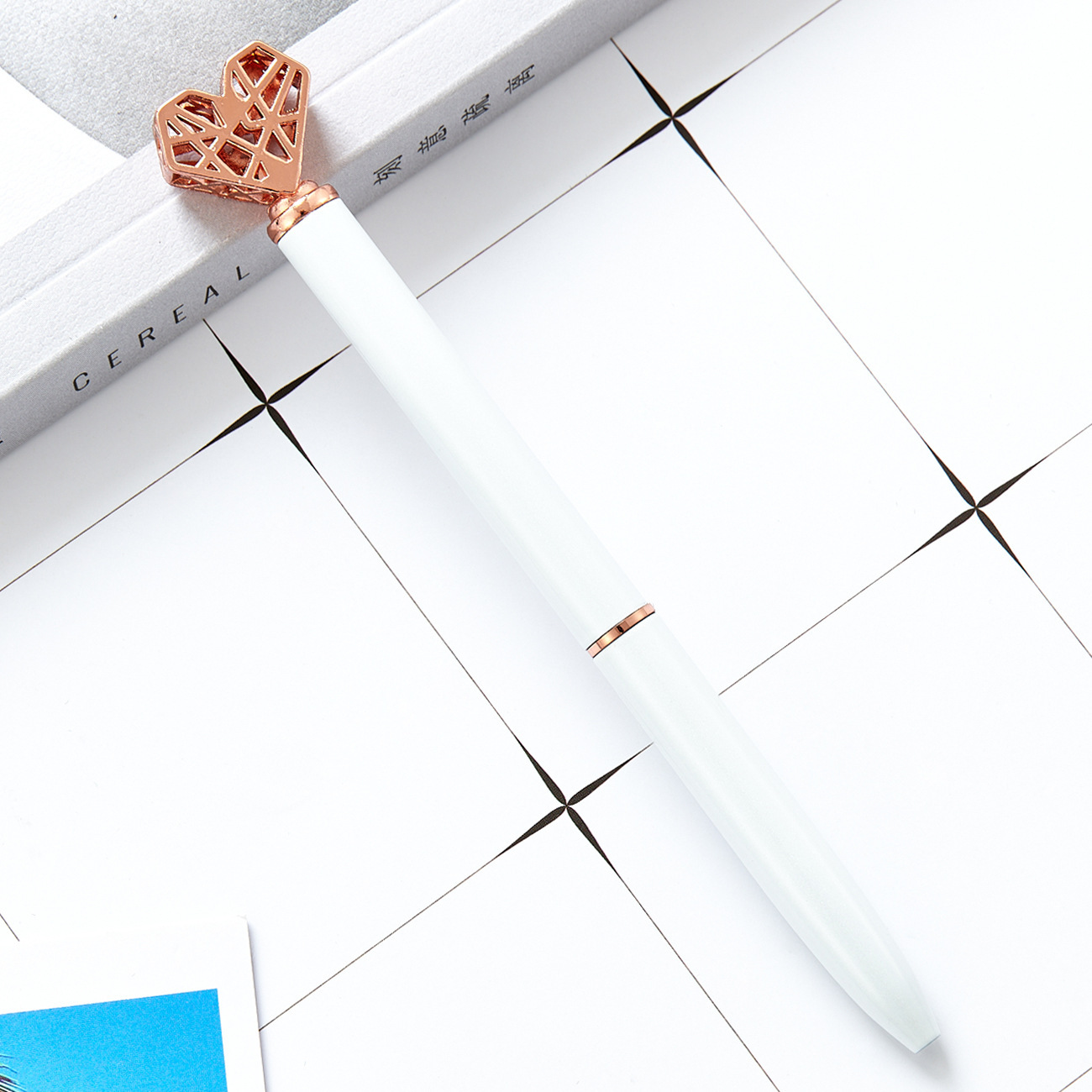 Nuevo bolígrafo hueco creativo de amor bolígrafo de chicas regalos bonitos fabricantes de bolígrafo de metal impresa bolígrafo de regalo