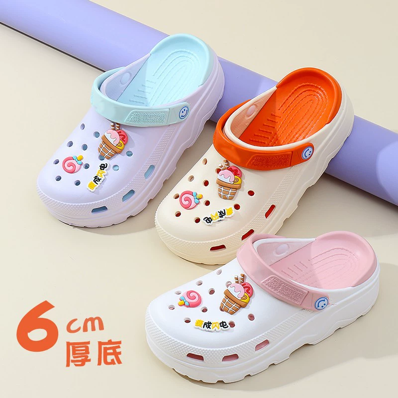 Кондитерские и сандалии на толстой подошве. Леди носить милые мультяшные пляжные туфли на высоком каблуке и медсестра Баотоу холодные тапочки.