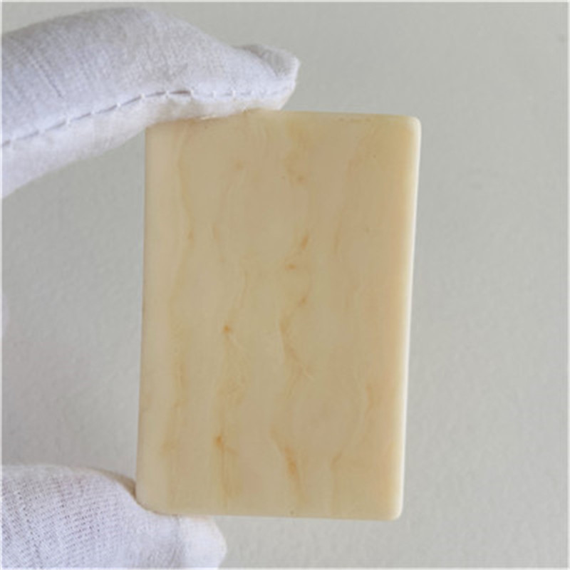 곡물이있는 직사각형 조각은 4cm * 너비 * 6cm * 길이 * 10mm 두께입니다.