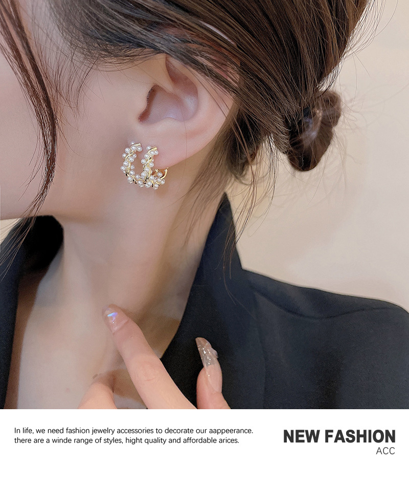1 Pair Quantity Holiday, Banquet Occasion Alloy Material Lady Classic Style Geometric Alloy Plating Inlay Artificial Pearls Women's Earrings 1 Pair