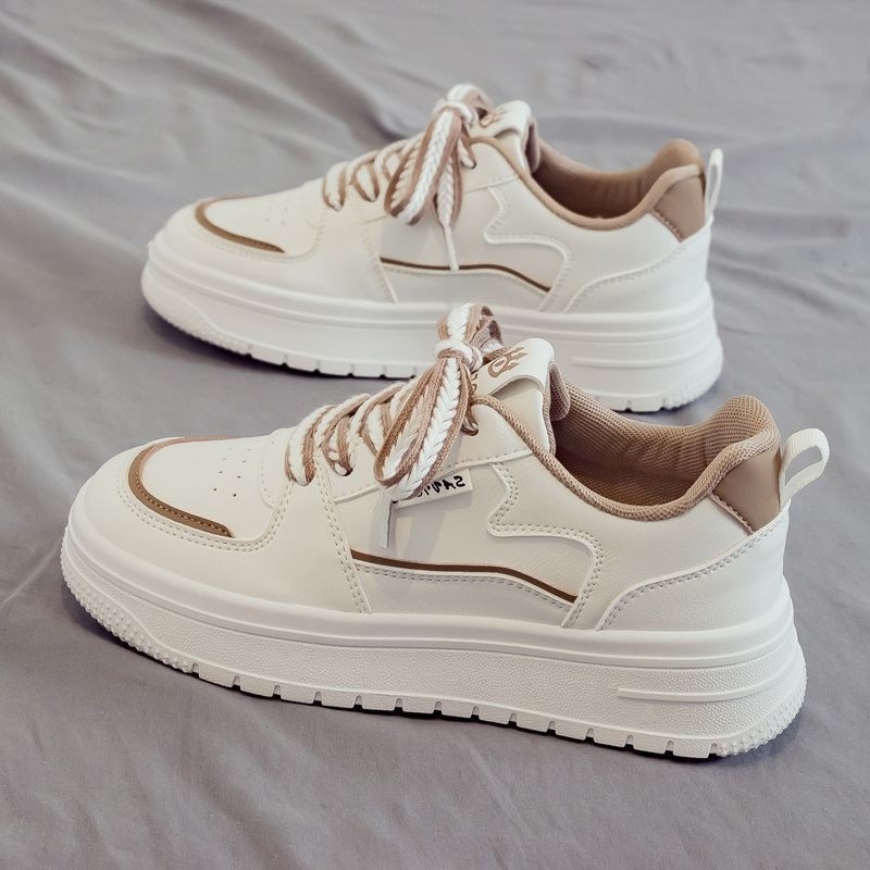 Zapatos de skate de viento universitario 2026 de otoño color contrastante malla transpirable zapatos blancos pequeños zapatos casuales de mujer con suela gruesa