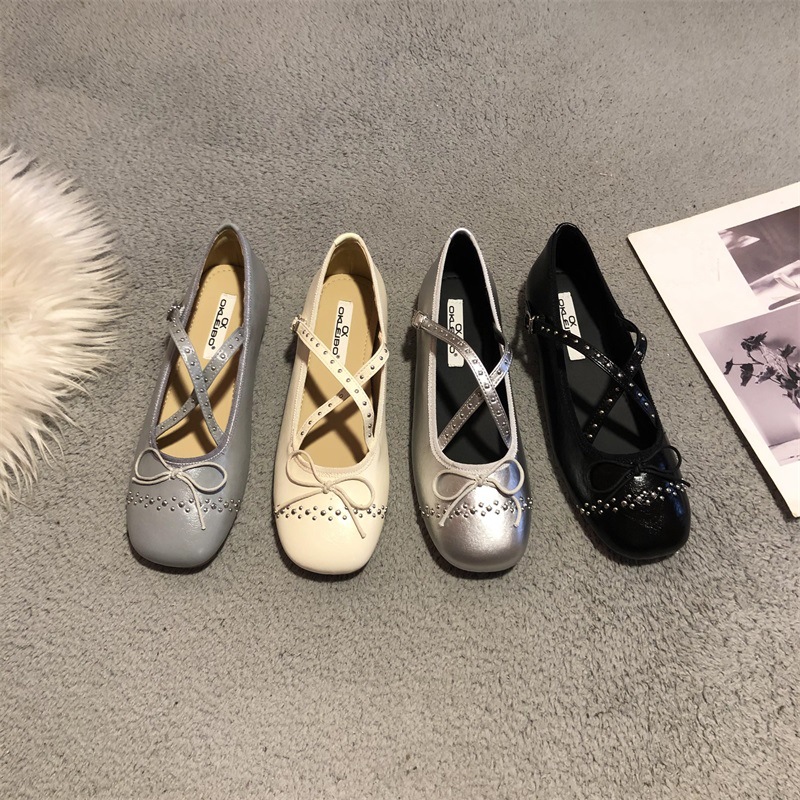Retro ballet shoes made of soft leather square toe low-cut flat with…