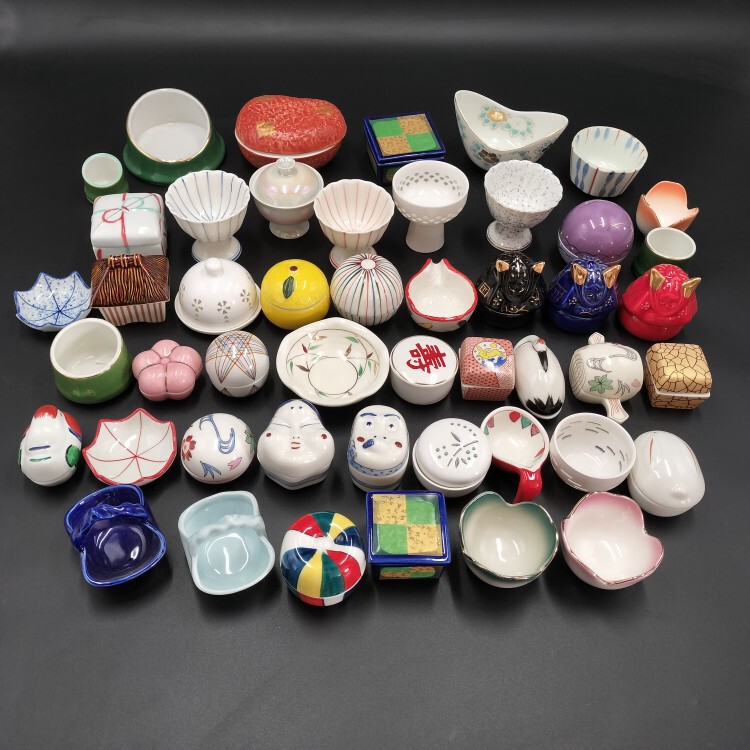 Japanese Cuisine Ceramic Tableware Kaiseki Banquet Plate with Lid Delicacy Cup Appetizer Plate Caviar Octopus Cup