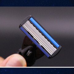 A 6-layer disposable razor blade, vintage-style manual razor for shaving, hair removal razor, men's shaving blade