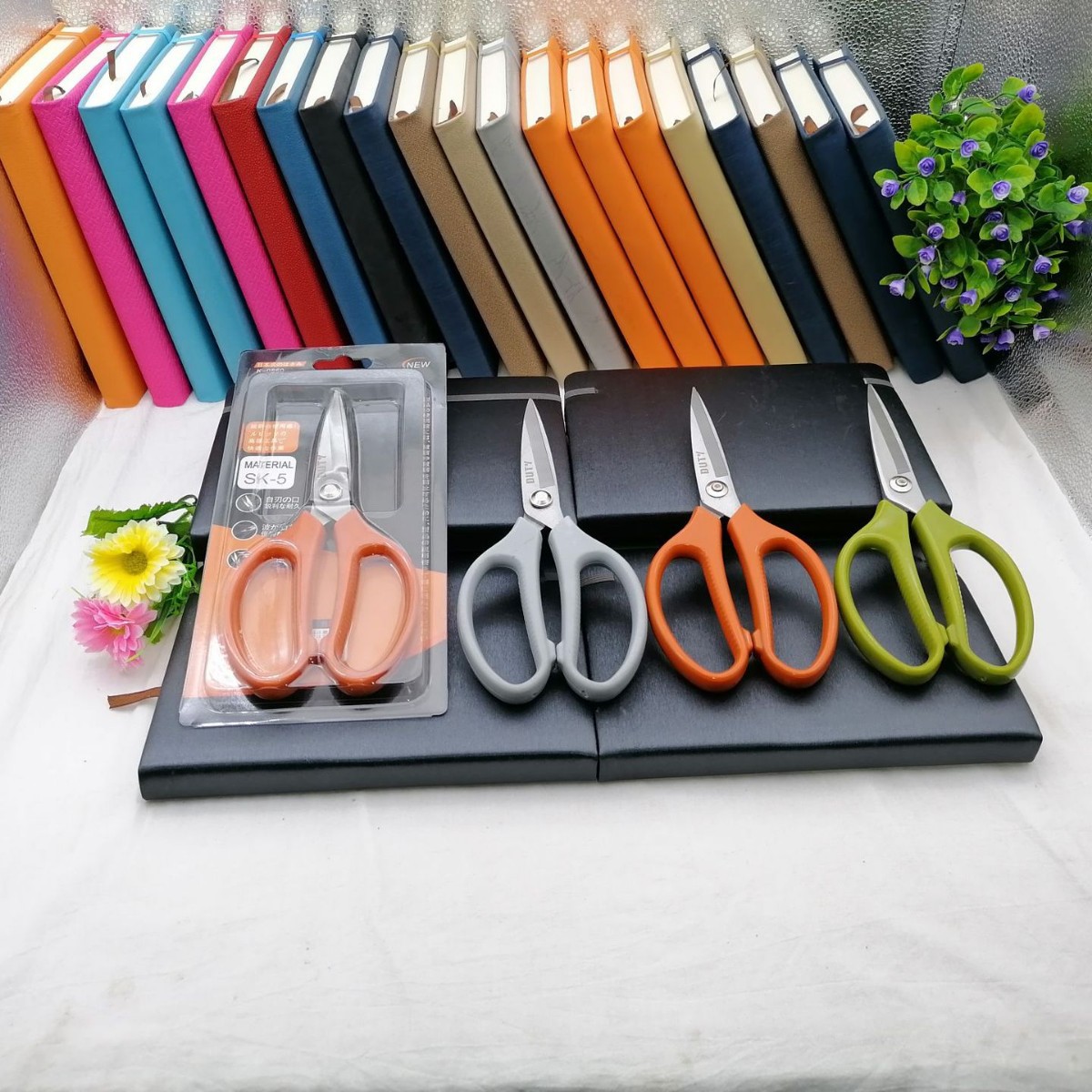 N2031 K008 tijeras antióxido de seguridad de corte manual de papelería de tamaño mediano los estudiantes utilizan arte de corte de papel 10 yuanes tienda image 5