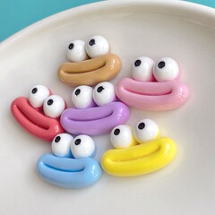 かわいい大きな口の樹脂の部品のクリームのゴムの手作りのdiyの髪飾りの紐の携帯のケースの靴のボタンの材料をいじります。