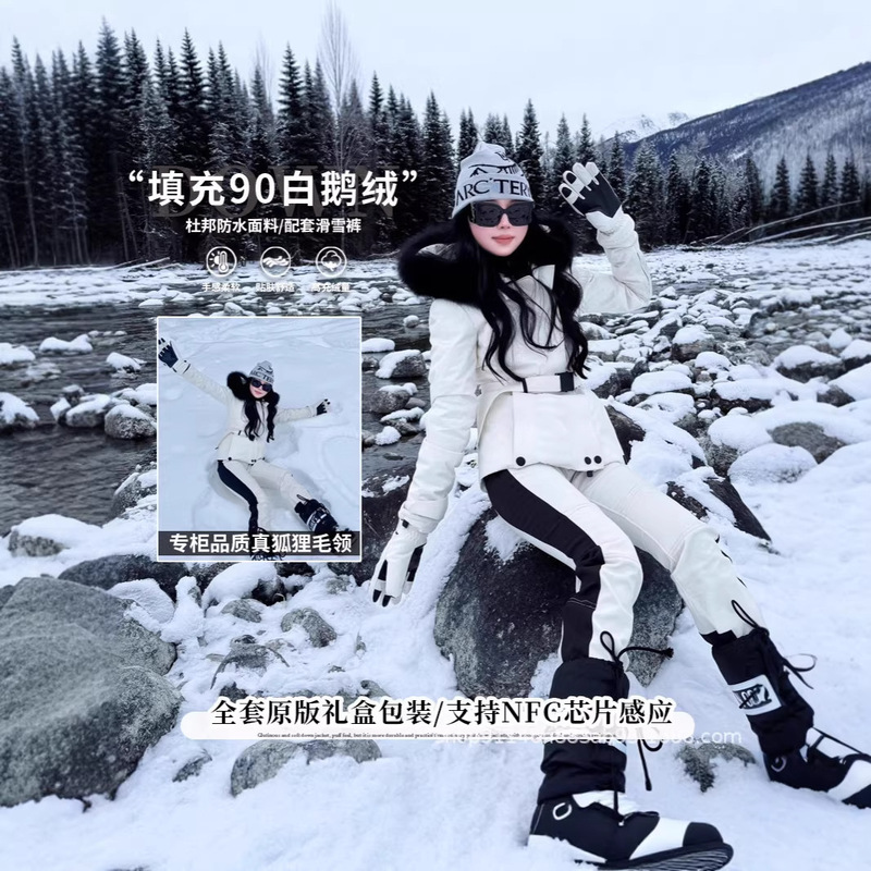 Moncler Ski down Jacket 2025 Women's Style, Waist-Cinched, 90% White Goose Down, Fashionable Large Fur Collar, Fox Fur, Pinghu down Jacket