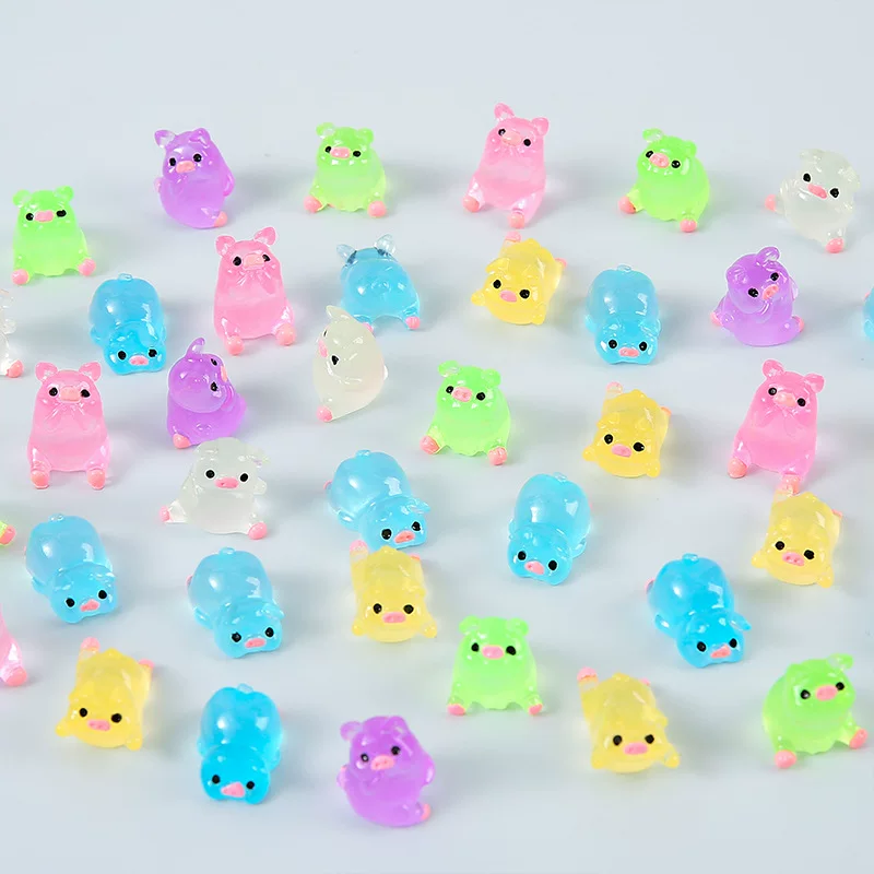 Cute three dimensional creative table accessory with accessories, cartoon toy, internet celebrity